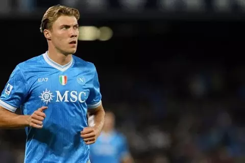 مانشستر يونايتد يوافق على بيع هويلوند إلى نابولي في يناير